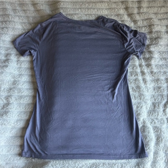 32 Degrees Cool Women's Small Lavender Stretchy T-Shirts (2 Pack) - Picture 2 of 7